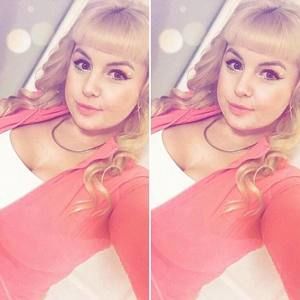 Meet your Posher, Dee